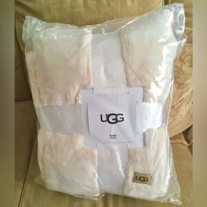 New UGG washable Saige cream faux for throw blanket